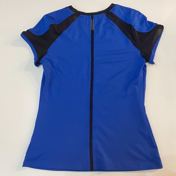 Fila Short Sleeve with Mesh Inset - Picture 7 of 8